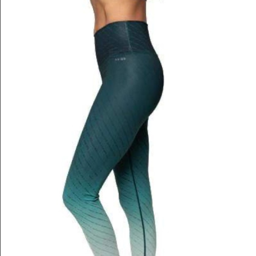 AR-33 Zion Bra with Matching leggings